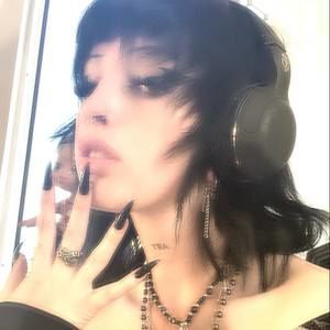 Meet your Posher, Darcy lee